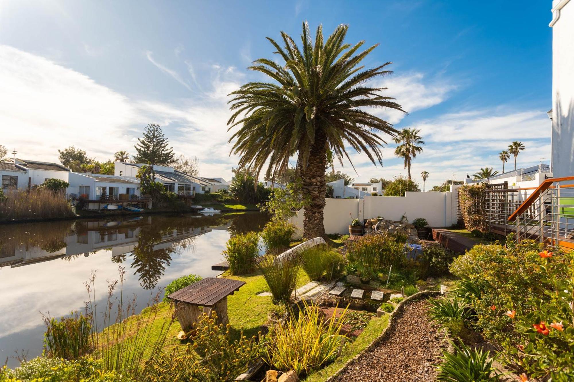 Vlei Cove Guesthouse Cape Town Exterior photo