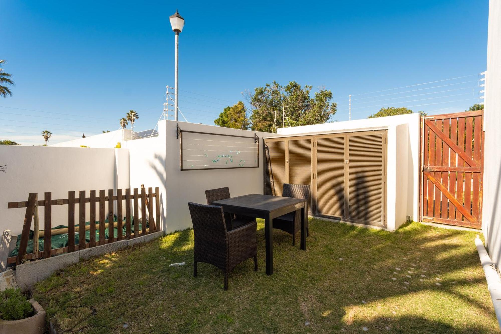 Vlei Cove Guesthouse Cape Town Exterior photo